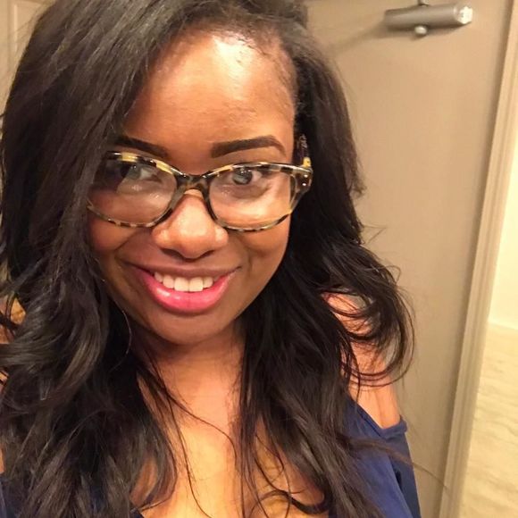 Meet your Posher, Sierra - Picture 1 of 1